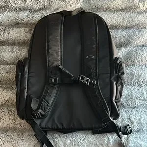 Oakley | Bags | Bnwt Crunch Fitness Oakley Bag | Poshmark display picture 2
